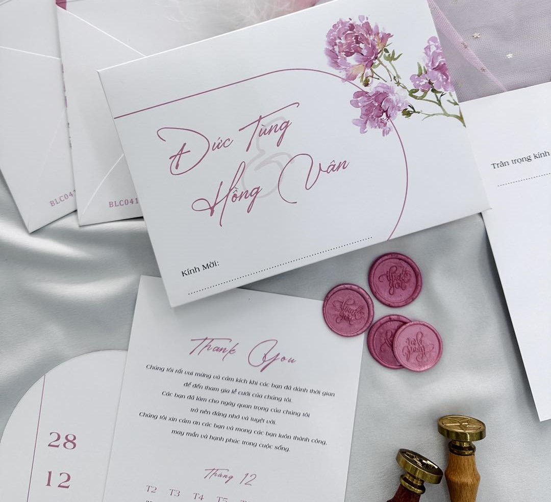 in thiep cuoi dep gia re