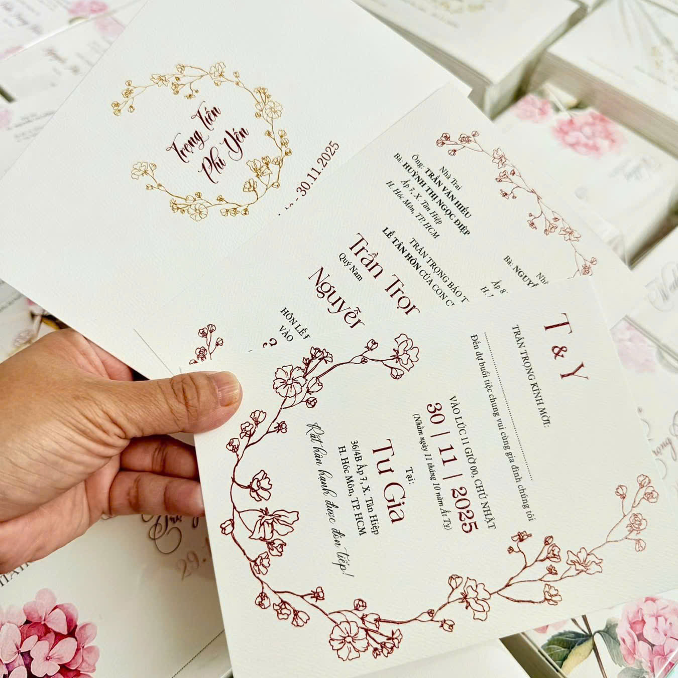 in thiep cuoi dep gia re