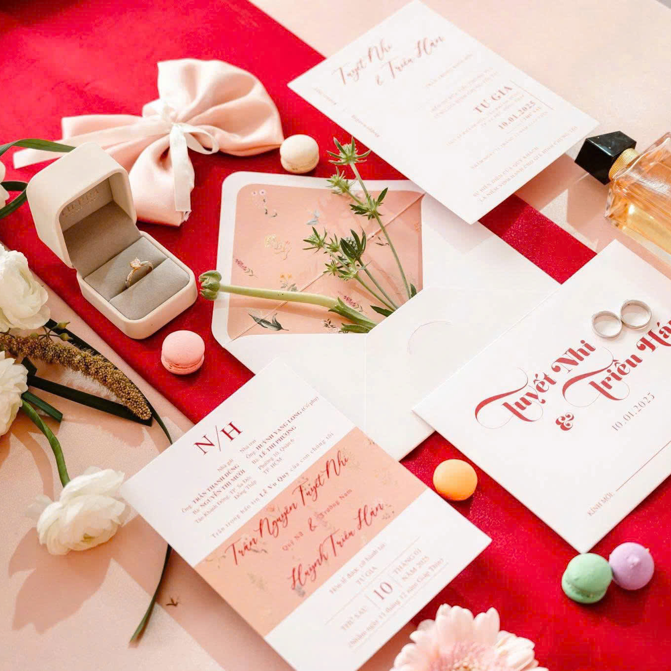 in thiep cuoi dep gia re